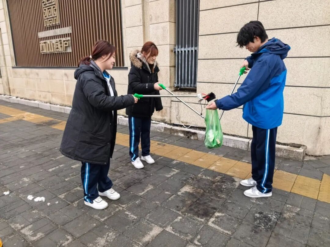 雷锋日 西山燕庐照片2.jpg